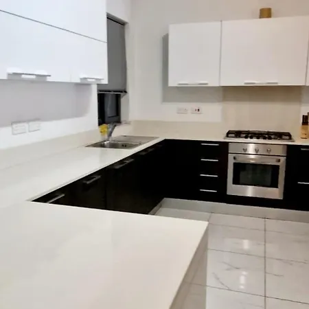 In A Residencial Flat Swieqi Kwatera prywatna
